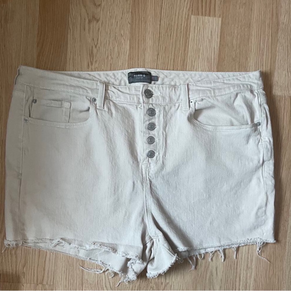 Torrid Distressed Denim Shorts Button Fly Plus Size 20